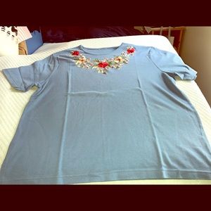 Short sleeve pullover top